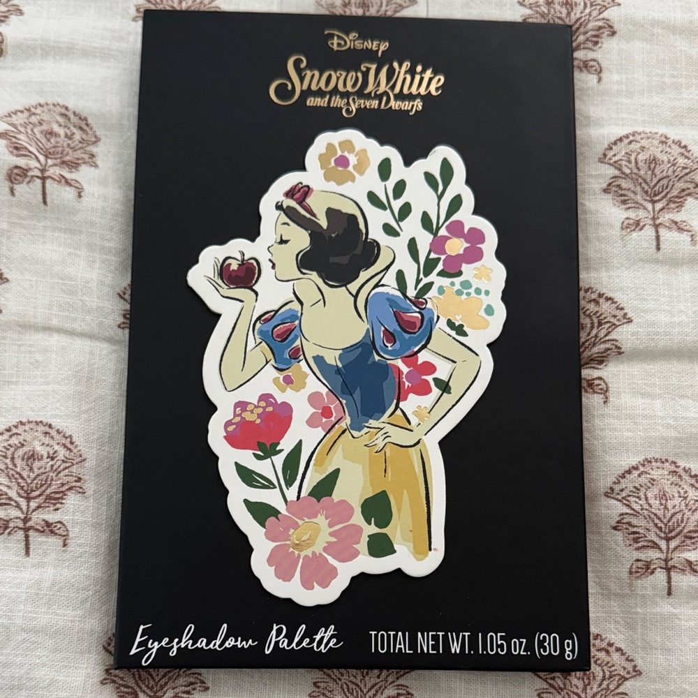 Disney Snow White Floral Eyeshadow Palette